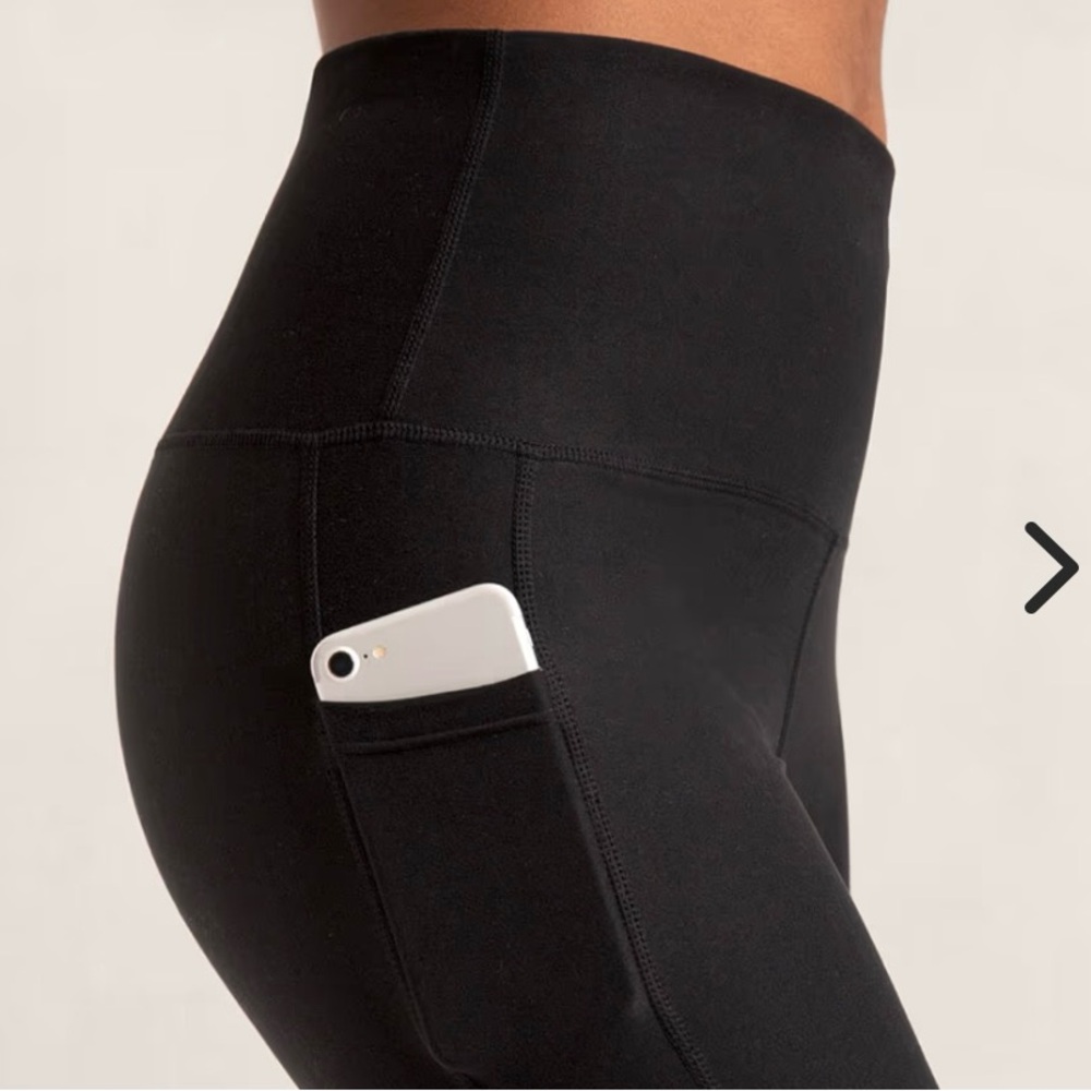 Black High-Waisted Leggings with Pocket Shapermint